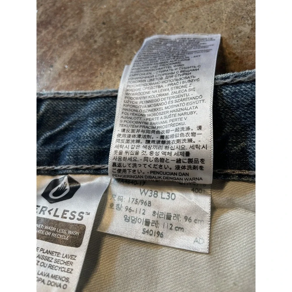 VTG‎ Levi's 514 Slim Straight Leg Leather Patch Light Blue Denim 38W x 30L *